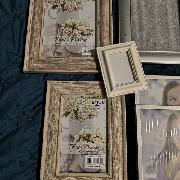 Lot Of 9 Multi-Sized Photo Frame Set - Picture 4 of 5